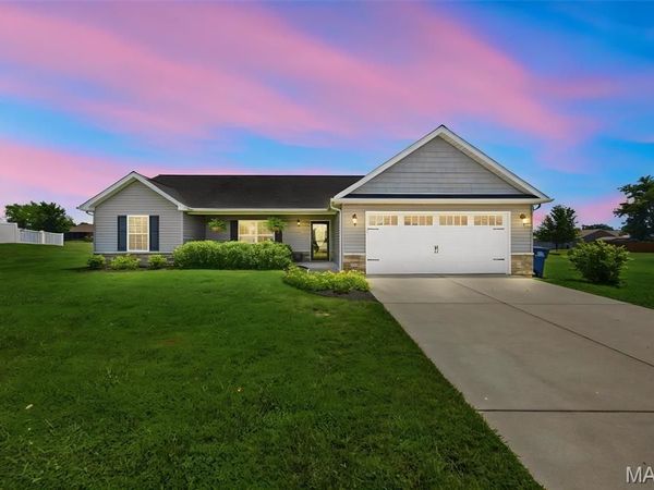 1004 Wolf Creek Drive , Farmington, MO 63640