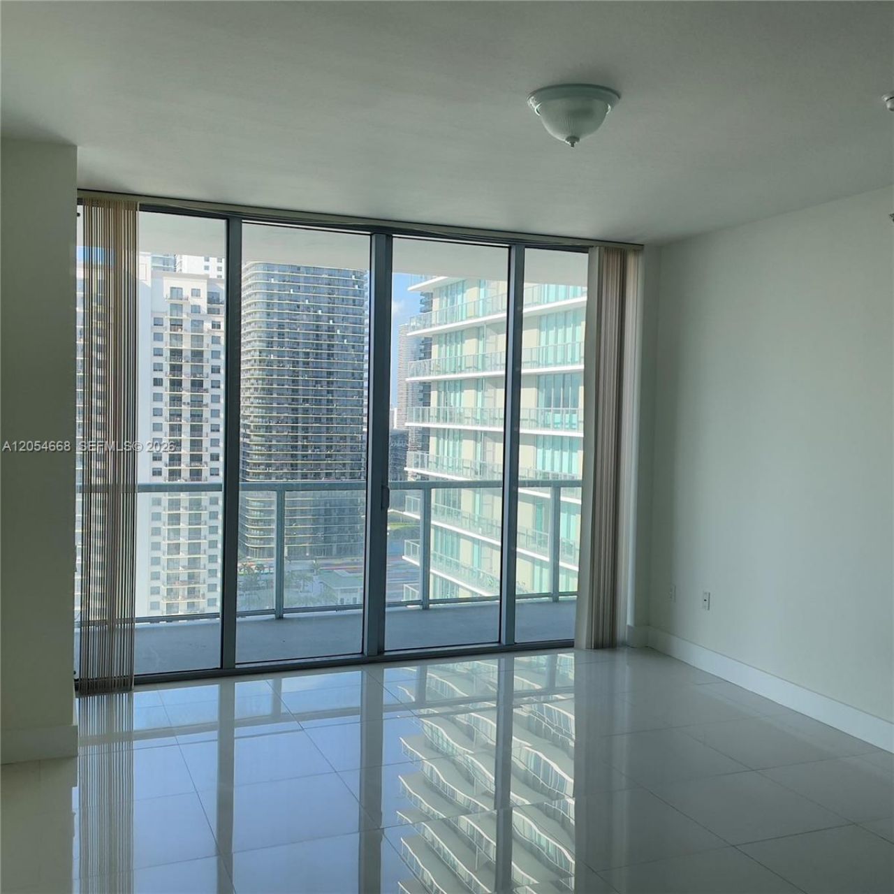 79 SW 12 St , Unit 3011-S, Miami, FL 33130 Photo