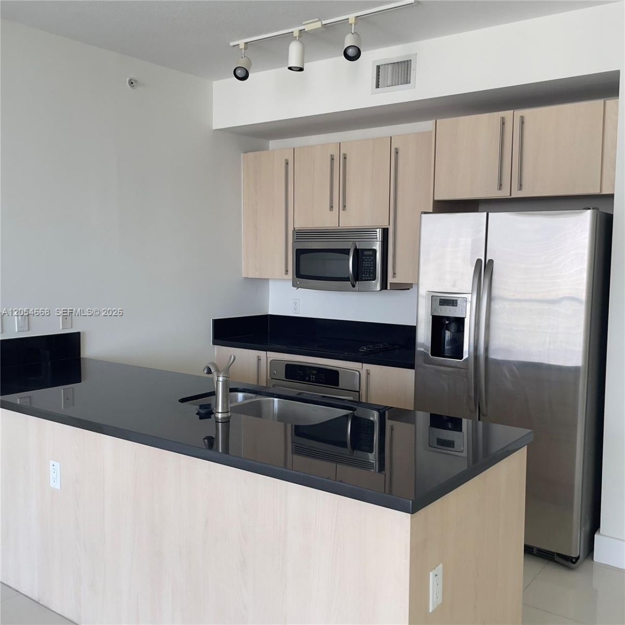 79 SW 12 St , Unit 3011-S, Miami, FL 33130 Photo