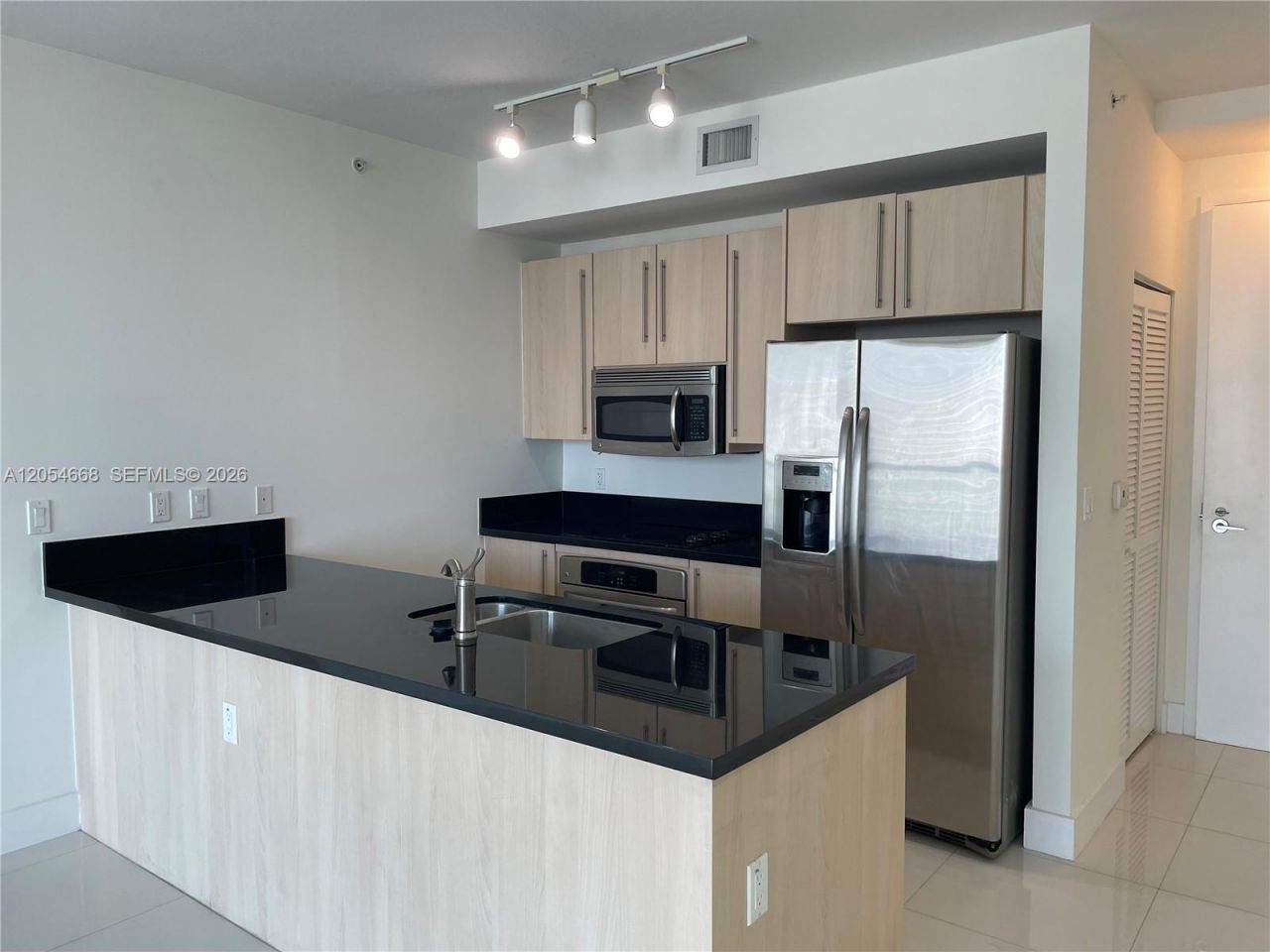 79 SW 12 St , Unit 3011-S, Miami, FL 33130 Photo