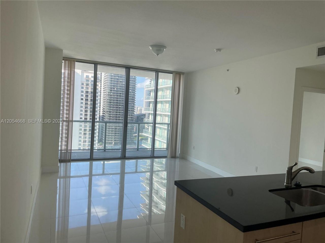 79 SW 12 St , Unit 3011-S, Miami, FL 33130 Photo