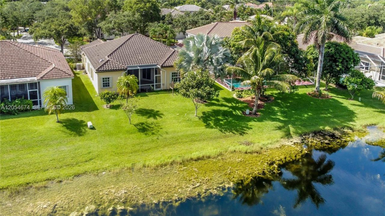 4022 Pinewood Ln , Weston, FL 33331 Photo