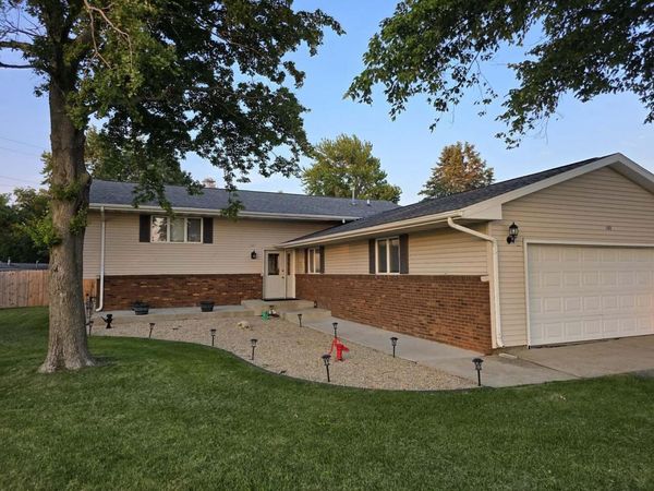 102 E West Street , Anchor, IL 61720
