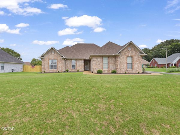 202 Willow Springs Drive , Medina, TN 38355