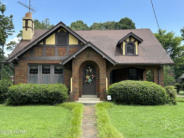 606 W Tigrett Street , Halls, TN 38040
