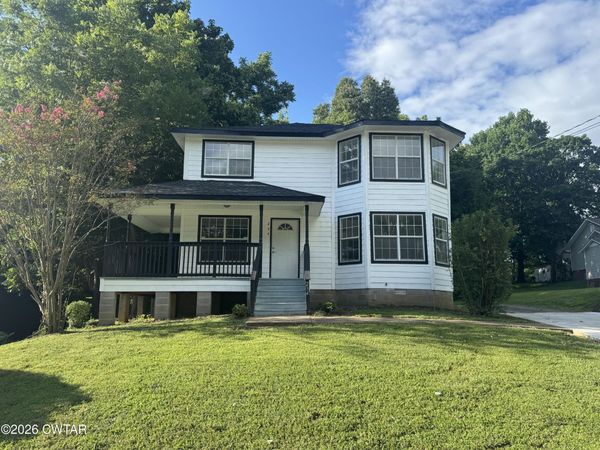 234 E College Street , Bradford, TN 38316