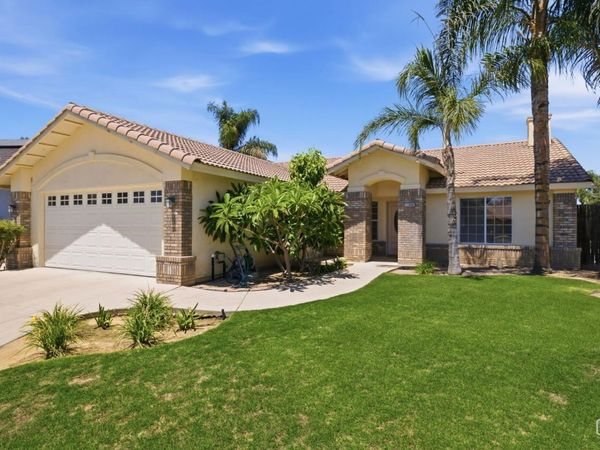 11006 Southwales Court, Bakersfield, CA 93312