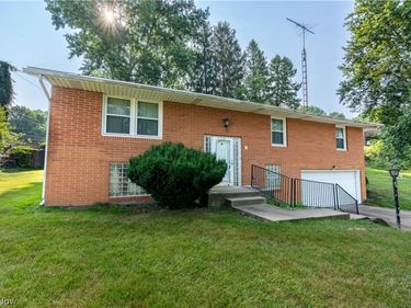 3726 Whitehouse Avenue NW, Canton, OH 44709