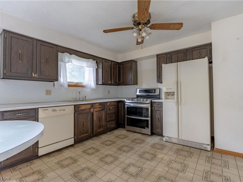 3726 Whitehouse Avenue NW, Canton, OH 44709 Photo 16