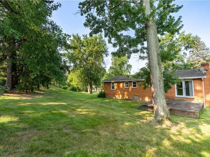 3726 Whitehouse Avenue NW, Canton, OH 44709 Photo 3