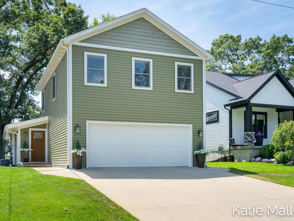 7353 Davies Drive NE, Rockford, MI 49341