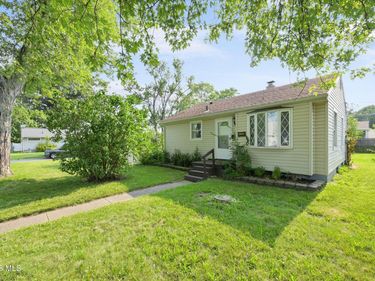 1305 Almon Avenue, Toledo, OH 43614