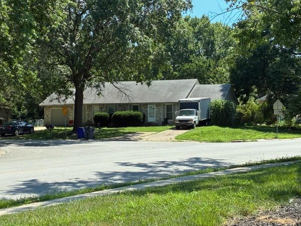 1501 E Haven Lane, Olathe, KS 66062