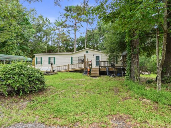 1073 Kings Lake Boulevard, DeFuniak Springs, FL 32433