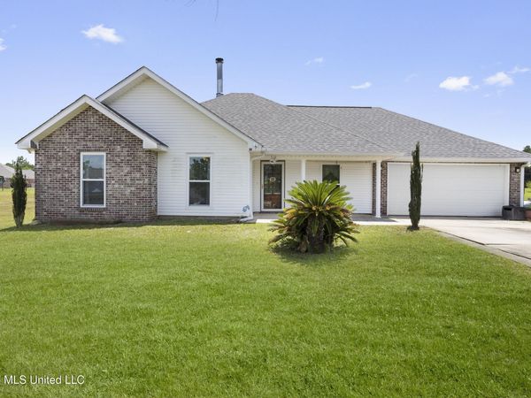 10 Trace Drive, McHenry, MS 39561