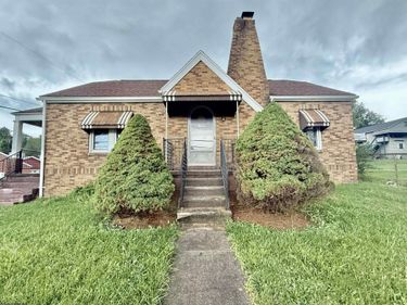 899 Country Club Road, Fairmont, WV 26554