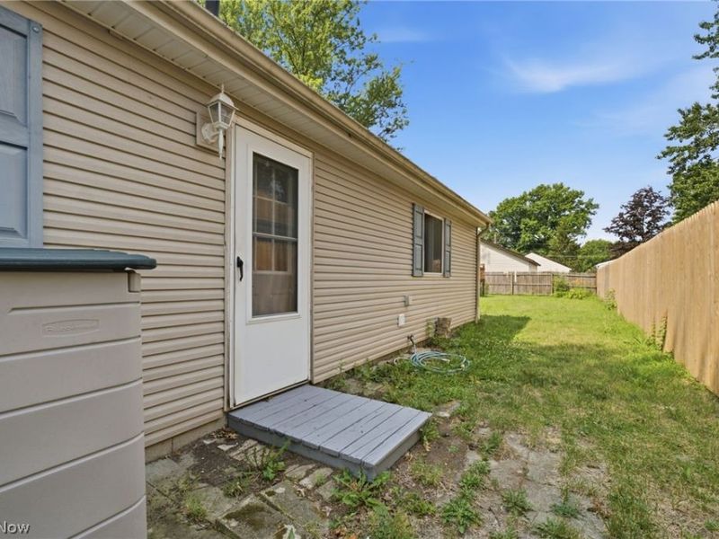 715 S Logan Street , Elyria, OH 44035 Photo 16