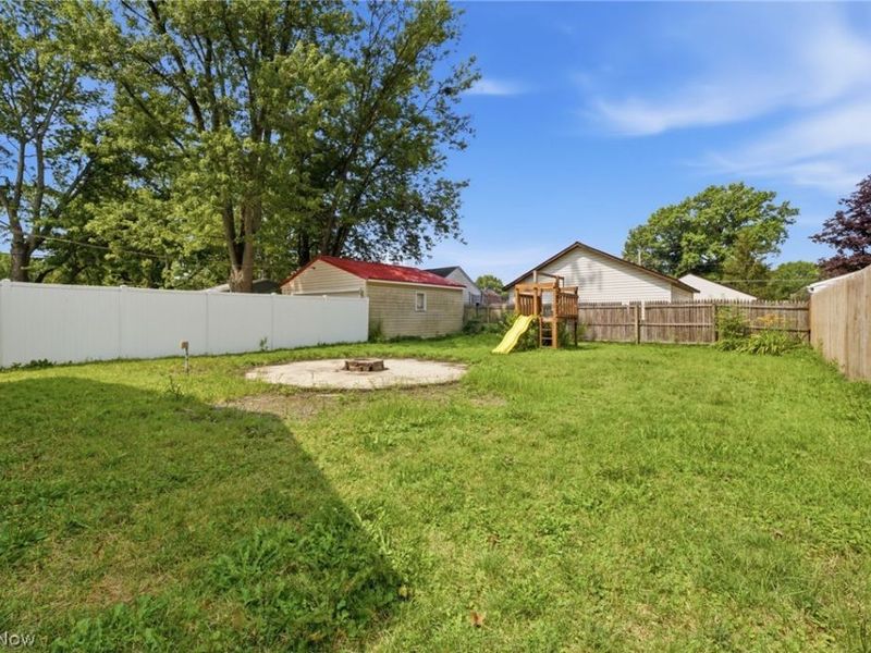 715 S Logan Street , Elyria, OH 44035 Photo 17