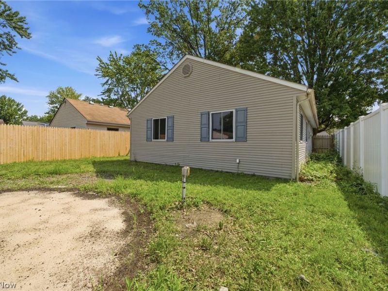 715 S Logan Street , Elyria, OH 44035 Photo 19