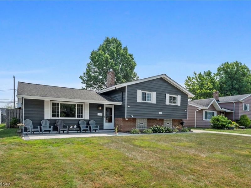 1253 Golden Gate Boulevard, Mayfield Heights, OH 44124 Photo 2