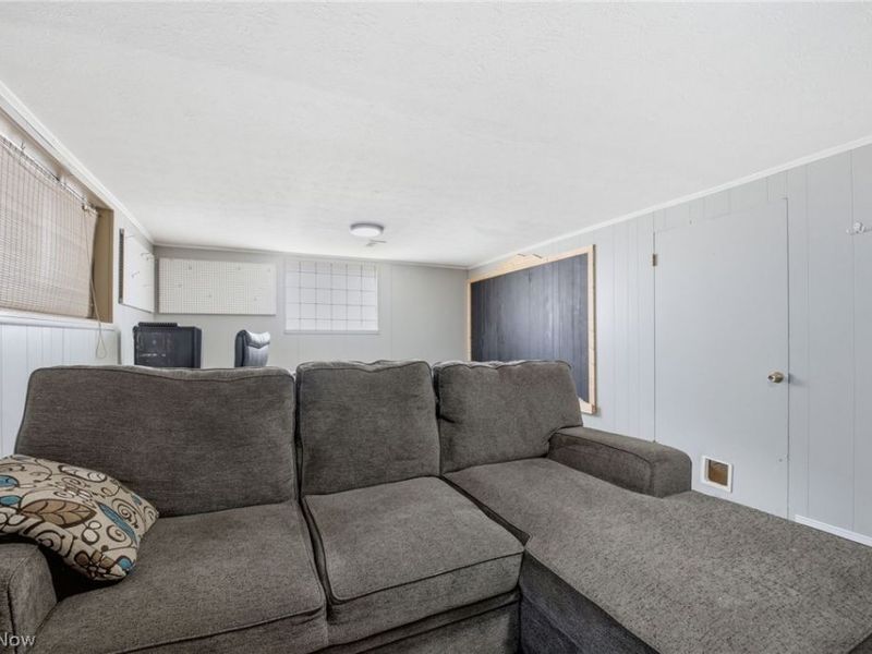 1253 Golden Gate Boulevard, Mayfield Heights, OH 44124 Photo 20