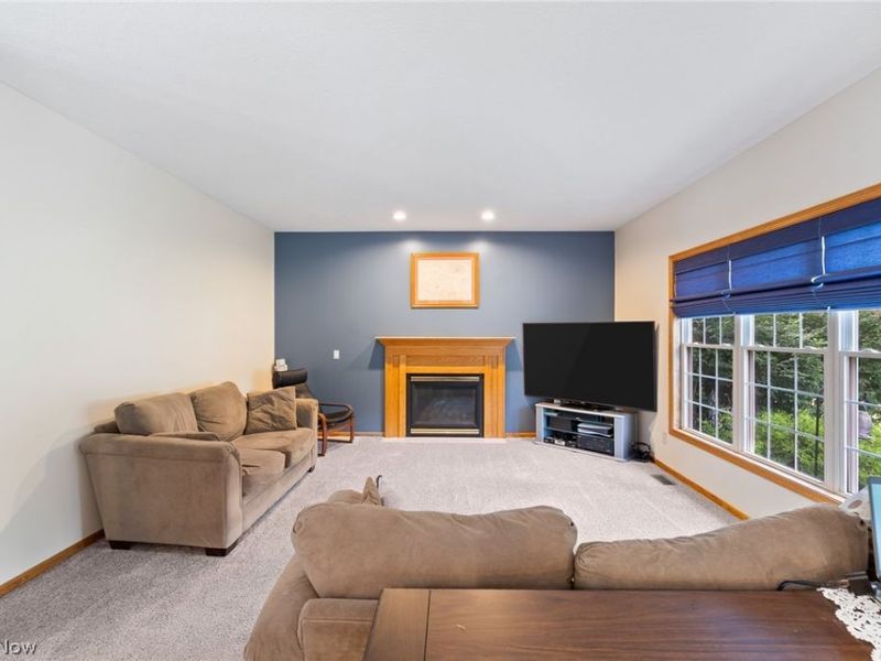 3883 Cromford Circle NW, Uniontown, OH 44685 Photo 3