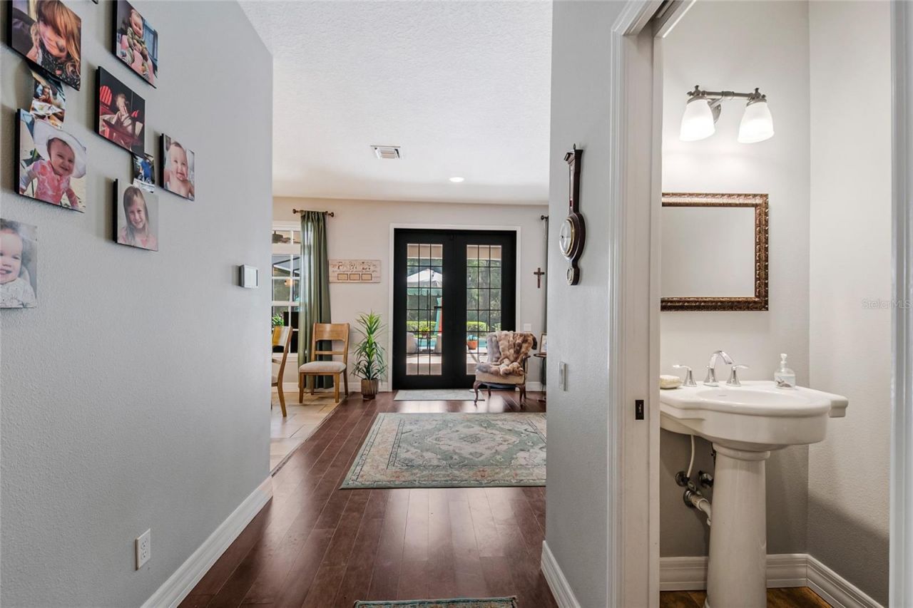 450 Valley Stream Drive, Geneva, FL 32732 Photo