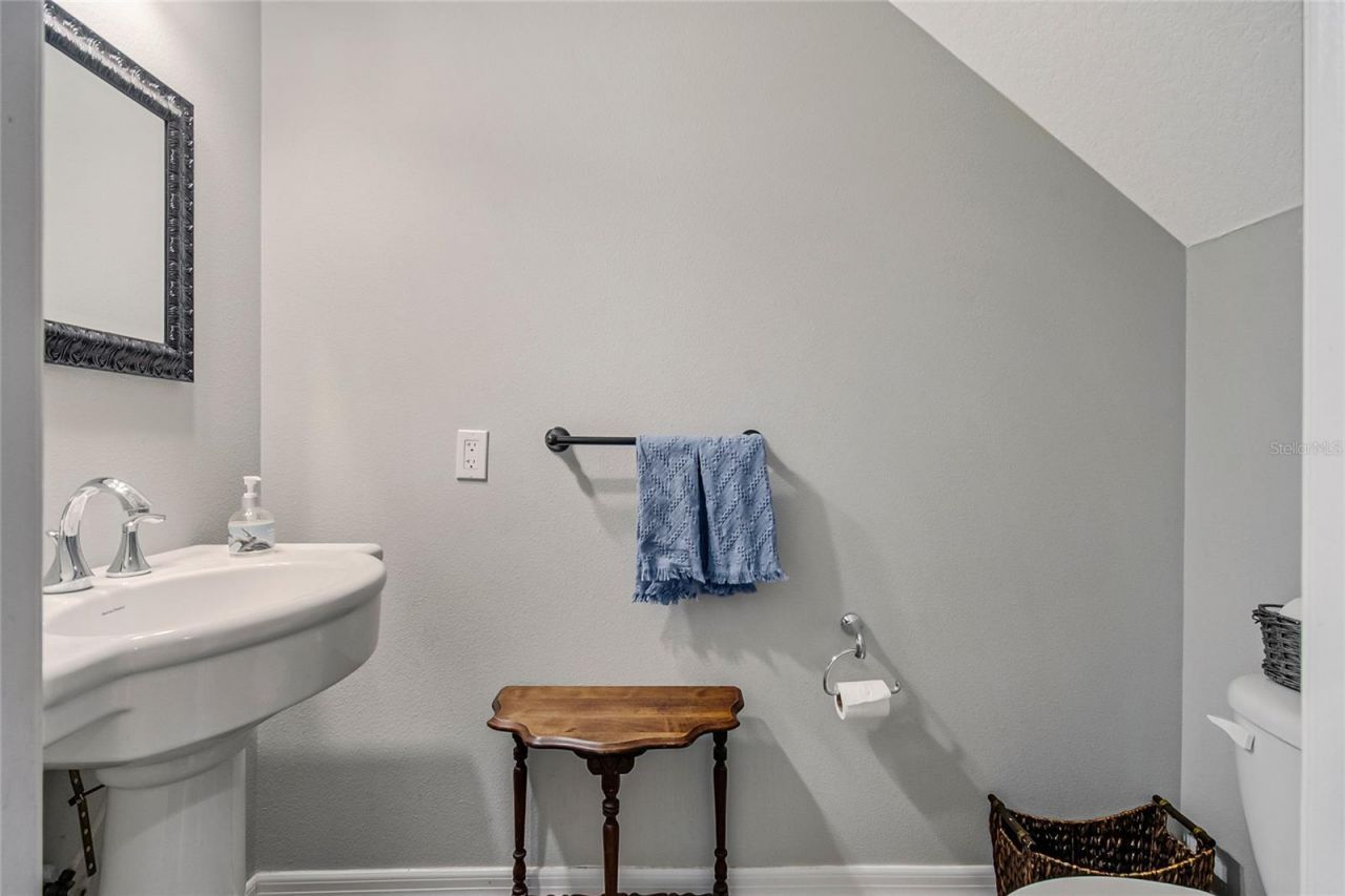 450 Valley Stream Drive, Geneva, FL 32732 Photo