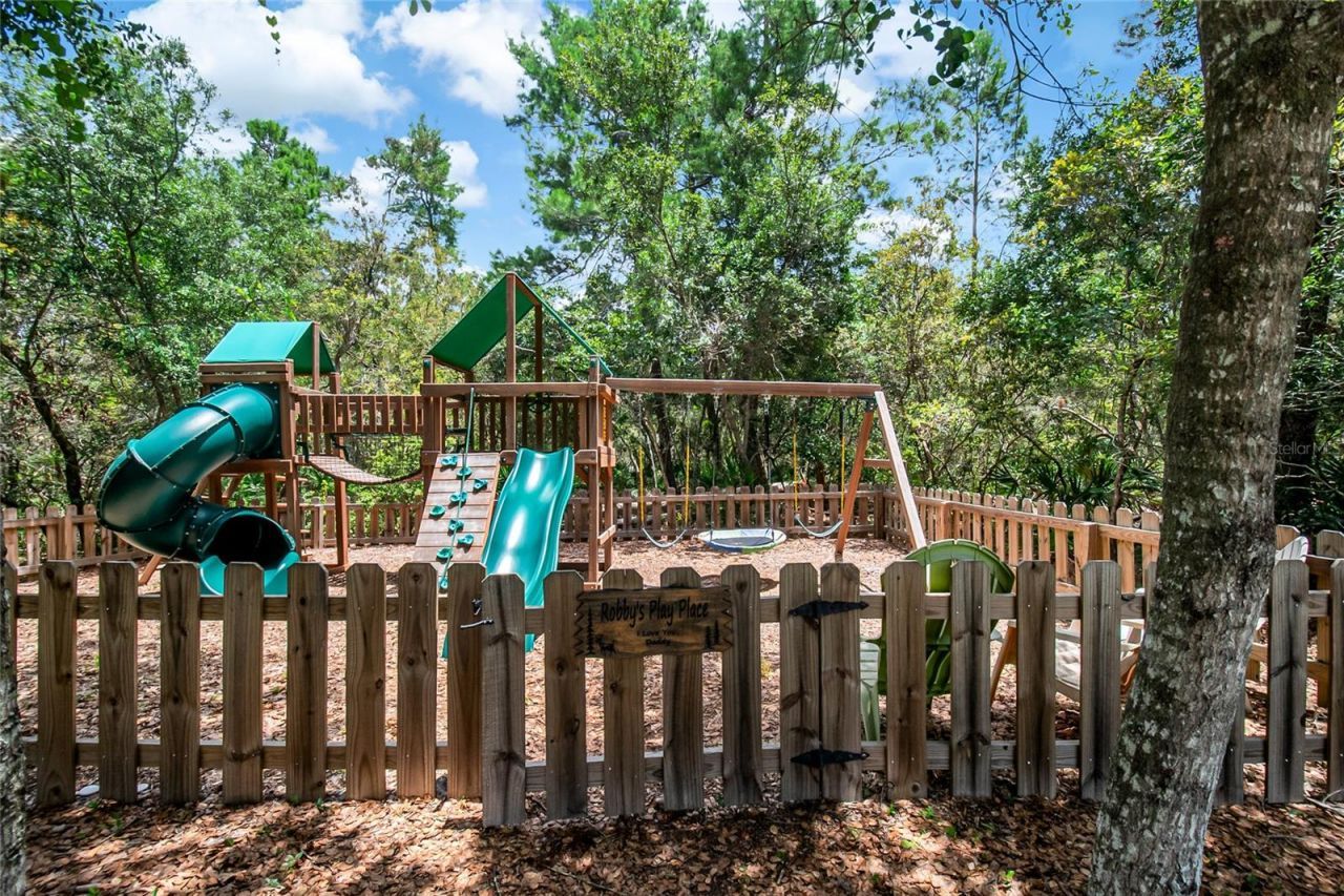 450 Valley Stream Drive, Geneva, FL 32732 Photo
