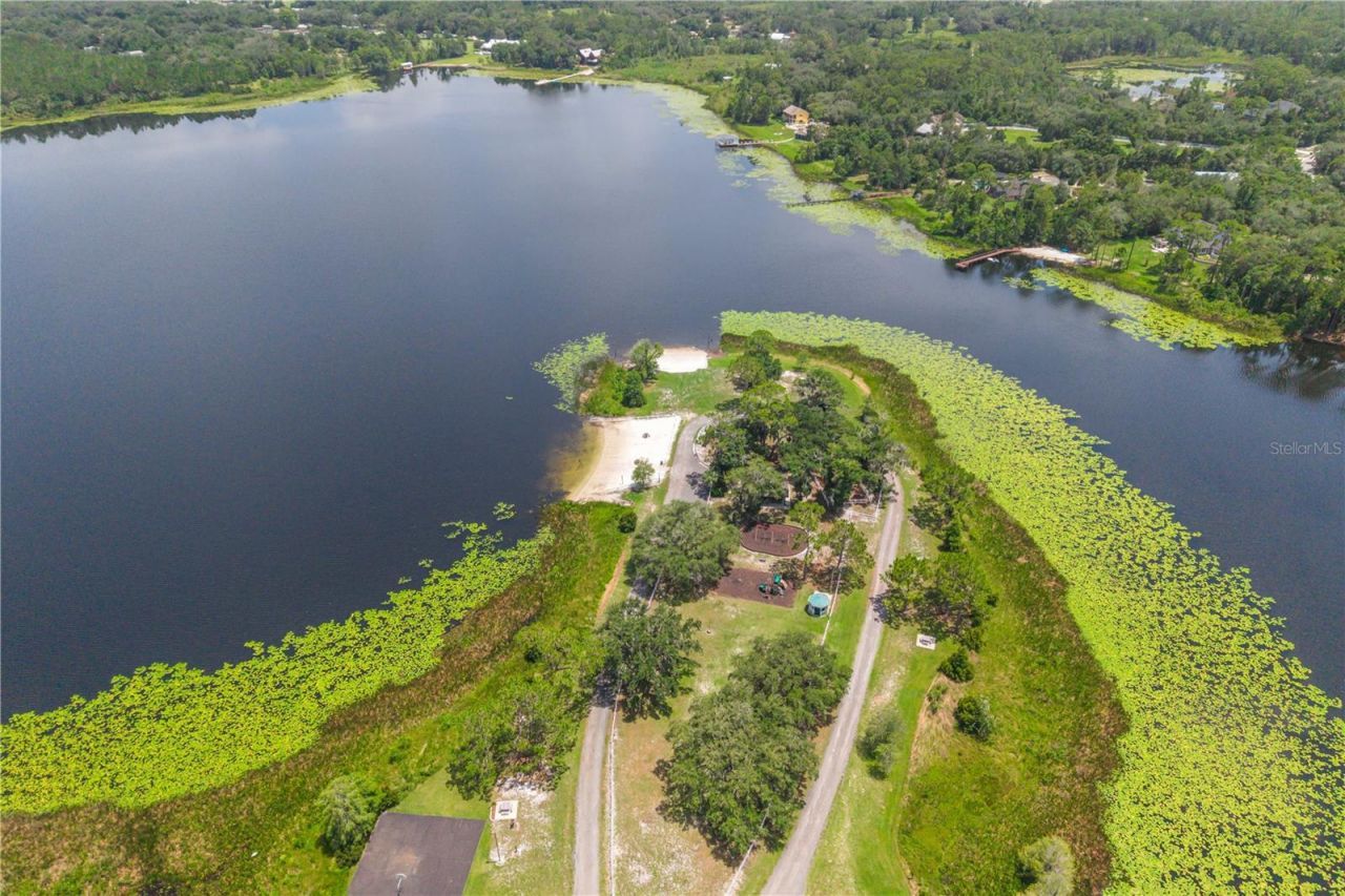 450 Valley Stream Drive, Geneva, FL 32732 Photo