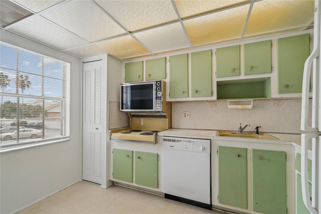 1900 68th Street N, Unit 210, Saint Petersburg, FL 33710 Photo