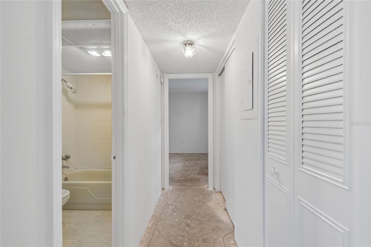 1900 68th Street N, Unit 210, Saint Petersburg, FL 33710 Photo