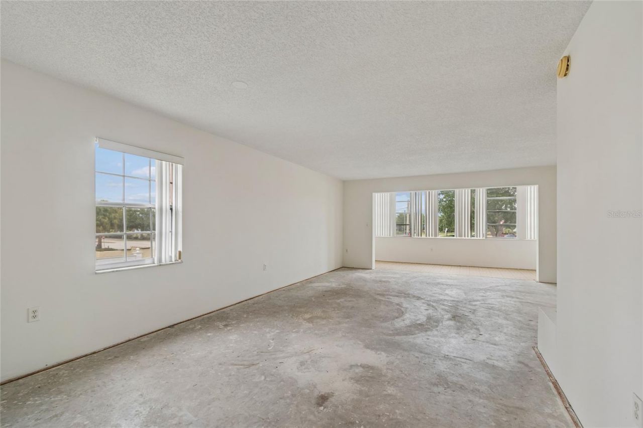 1900 68th Street N, Unit 210, Saint Petersburg, FL 33710 Photo
