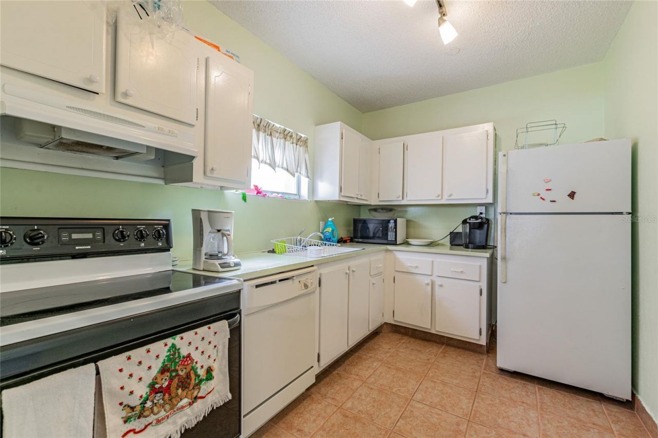 1900 68th Street N, Unit 210, Saint Petersburg, FL 33710 Photo