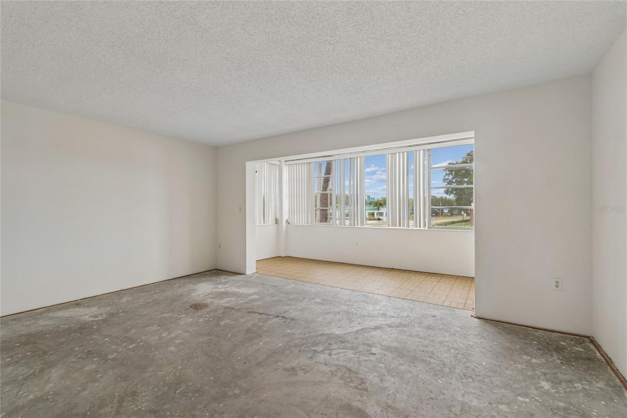 1900 68th Street N, Unit 210, Saint Petersburg, FL 33710 Photo