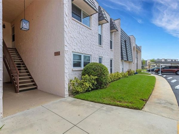 114 FERNWOOD CIRCLE , Unit 114, SEMINOLE, FL 33777