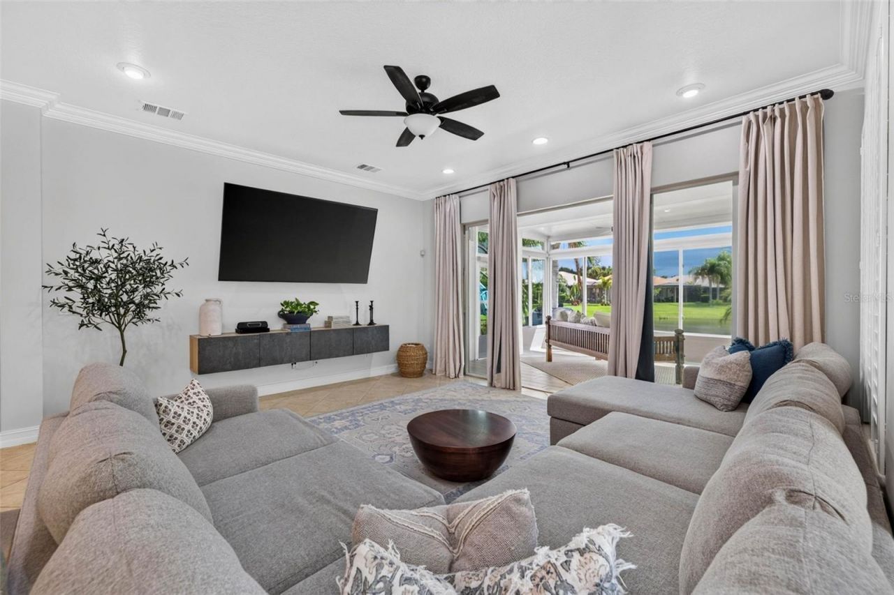 15929 Golden Lakes Drive , Wimauma, FL 33598 Photo