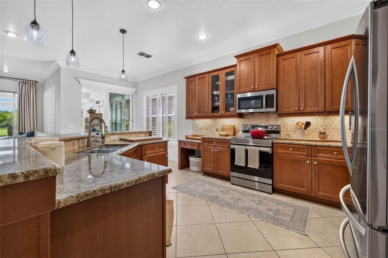 15929 Golden Lakes Drive , Wimauma, FL 33598 Photo