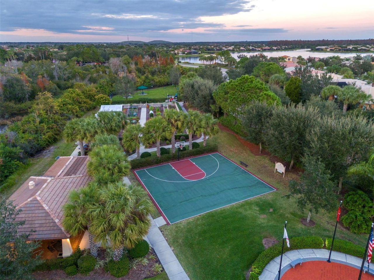 15929 Golden Lakes Drive , Wimauma, FL 33598 Photo