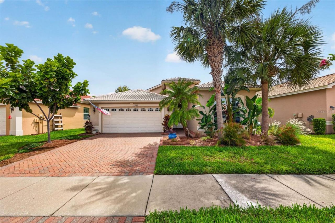 15929 Golden Lakes Drive , Wimauma, FL 33598 Photo