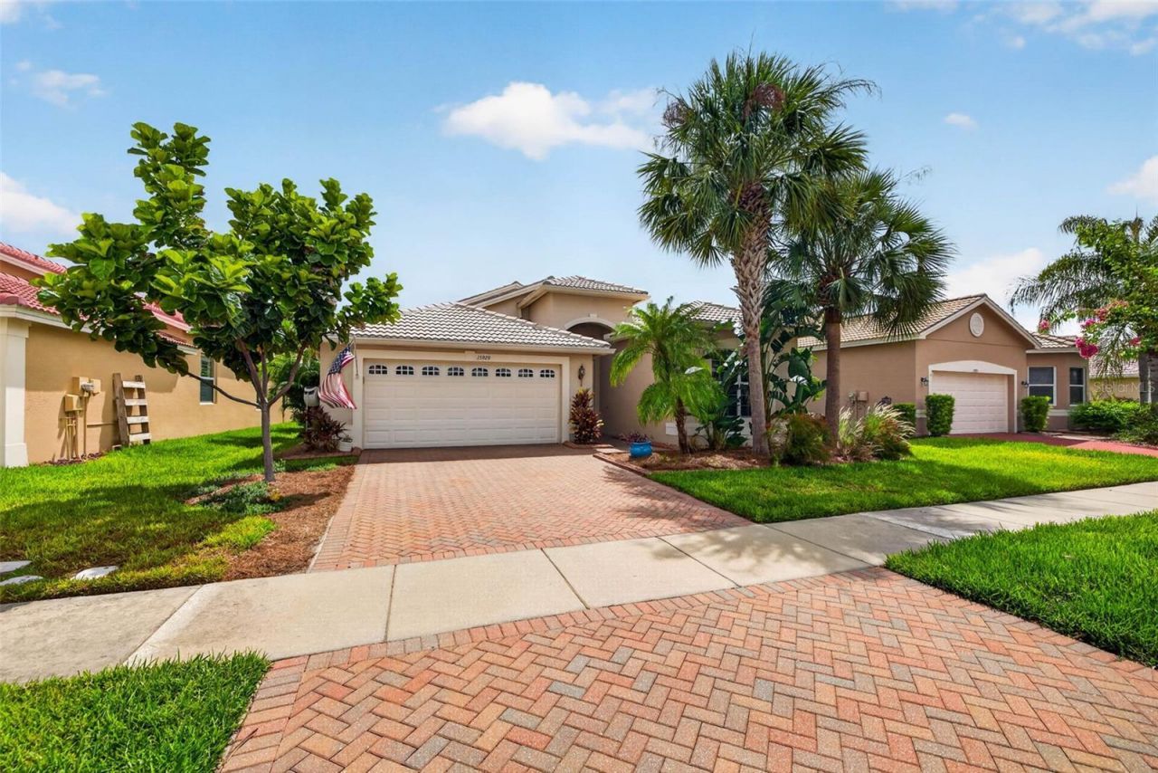 15929 Golden Lakes Drive , Wimauma, FL 33598 Photo