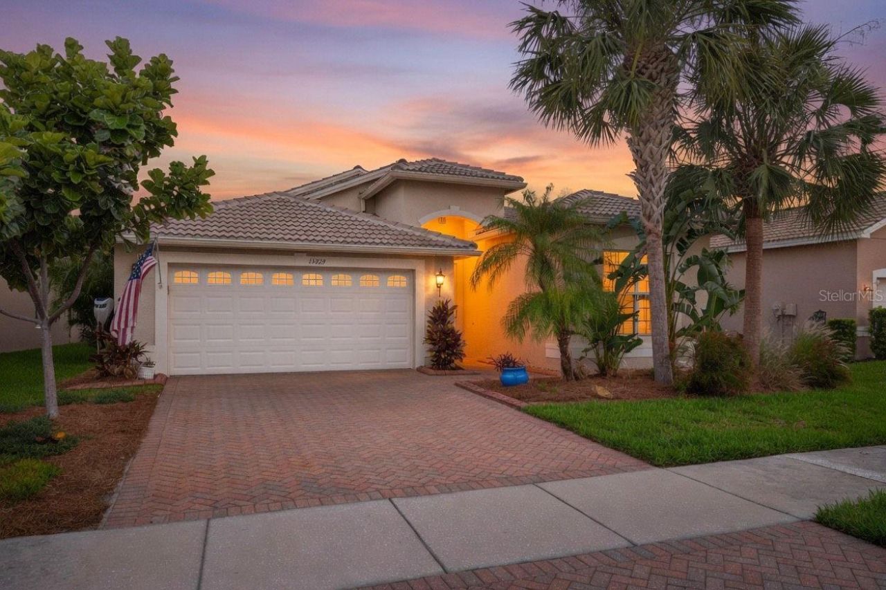 15929 Golden Lakes Drive , Wimauma, FL 33598 Photo