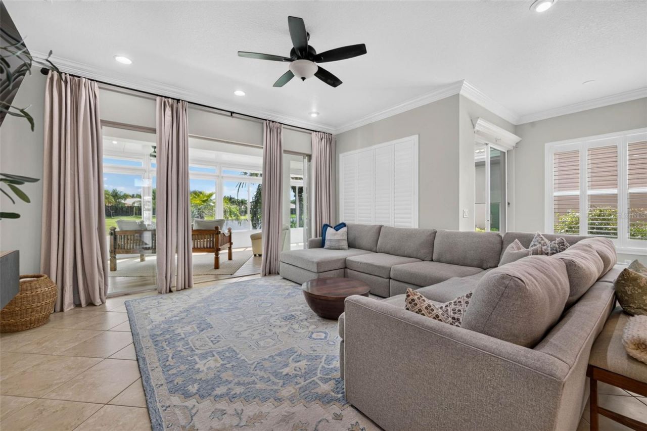 15929 Golden Lakes Drive , Wimauma, FL 33598 Photo