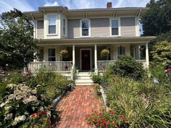 106 Hale St, Unit 2, Beverly, MA 01915