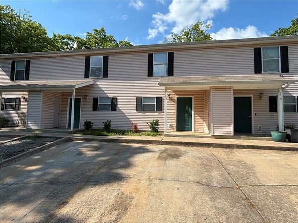 1366 E Sequoyah Court, Fayetteville, AR 72701