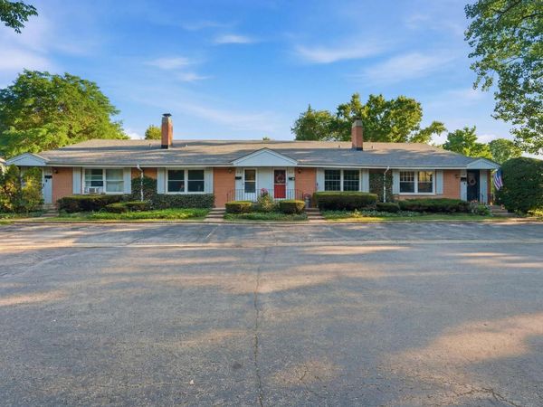 14 Robin Hood Lane , Unit 14, Northfield, IL 60093