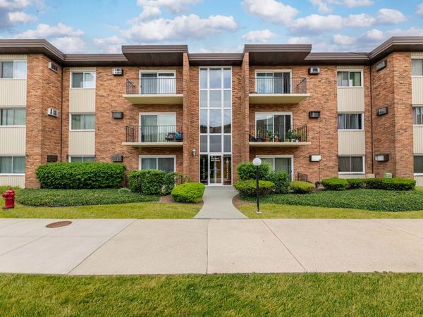 4112 W 98TH Street , Unit 203, Oak Lawn, IL 60453
