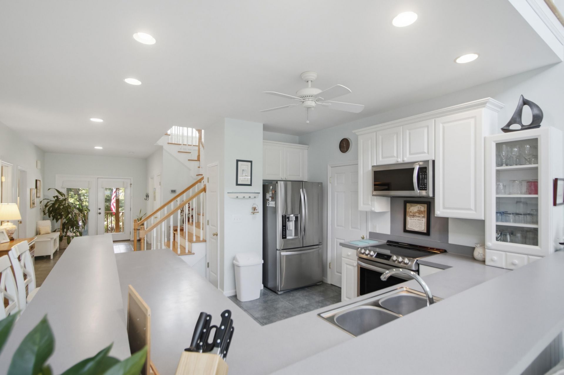 302 E Huron Avenue Photo 8