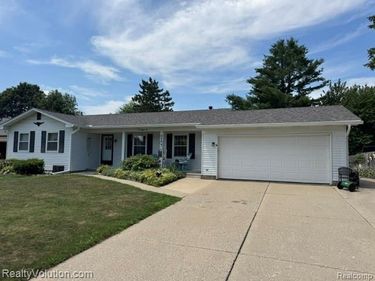 682 Metcalf Drive, Imlay City, MI 48444
