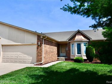 19017 Marisa Drive, Clinton Twp, MI 48038